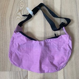 BAGGU medium crescent bag in Peony